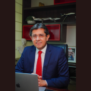 Dr. Márcio Coutinho