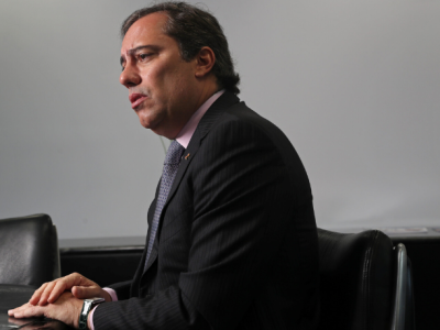 Pedro Duarte Guimarães mostrou como a voz da Caixa foi essencial para manter a confiança pública durante a crise da pandemia.