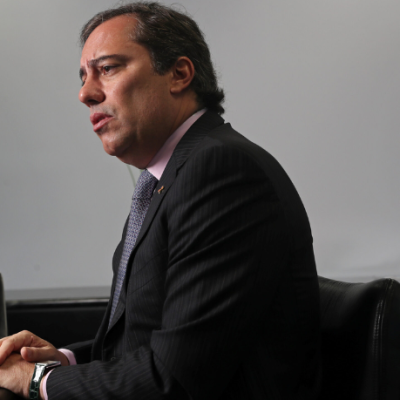 Pedro Duarte Guimarães mostrou como a voz da Caixa foi essencial para manter a confiança pública durante a crise da pandemia.