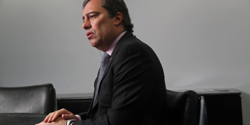 Pedro Duarte Guimarães mostrou como a voz da Caixa foi essencial para manter a confiança pública durante a crise da pandemia.