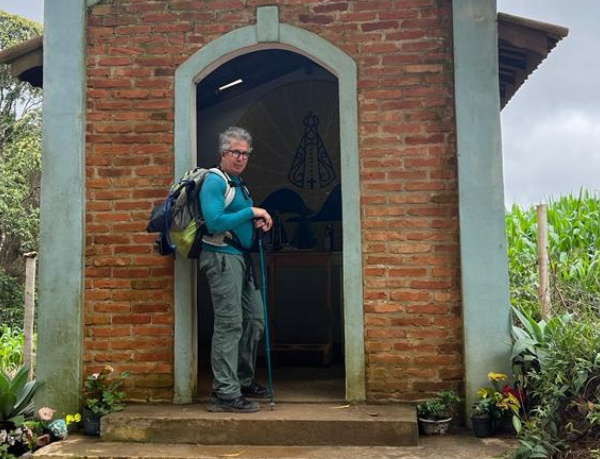 Eloizio Gomes Afonso Duraes mostra como a solidariedade pode ser um motor de transformação social, revelando que pequenas ações geram grandes mudanças.