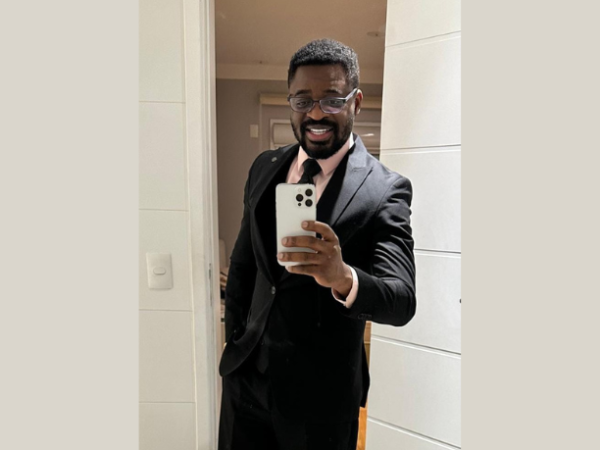 Oluwatosin Tolulope Ajidahun mostra como o fluxo sanguíneo uterino influencia diretamente a receptividade endometrial.