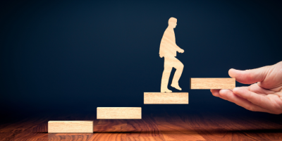 Avaliação, desempenho e desenvolvimento humano: Sérgio Bento De Araújo analisa onde estão os limites entre cobrar resultados e respeitar o potencial das pessoas.