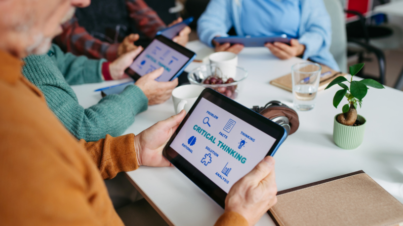 O Sindnapi - Sindicato Nacional dos Aposentados, Pensionistas e Idosos destaca o papel da família na prevenção de golpes e fraudes contra idosos.